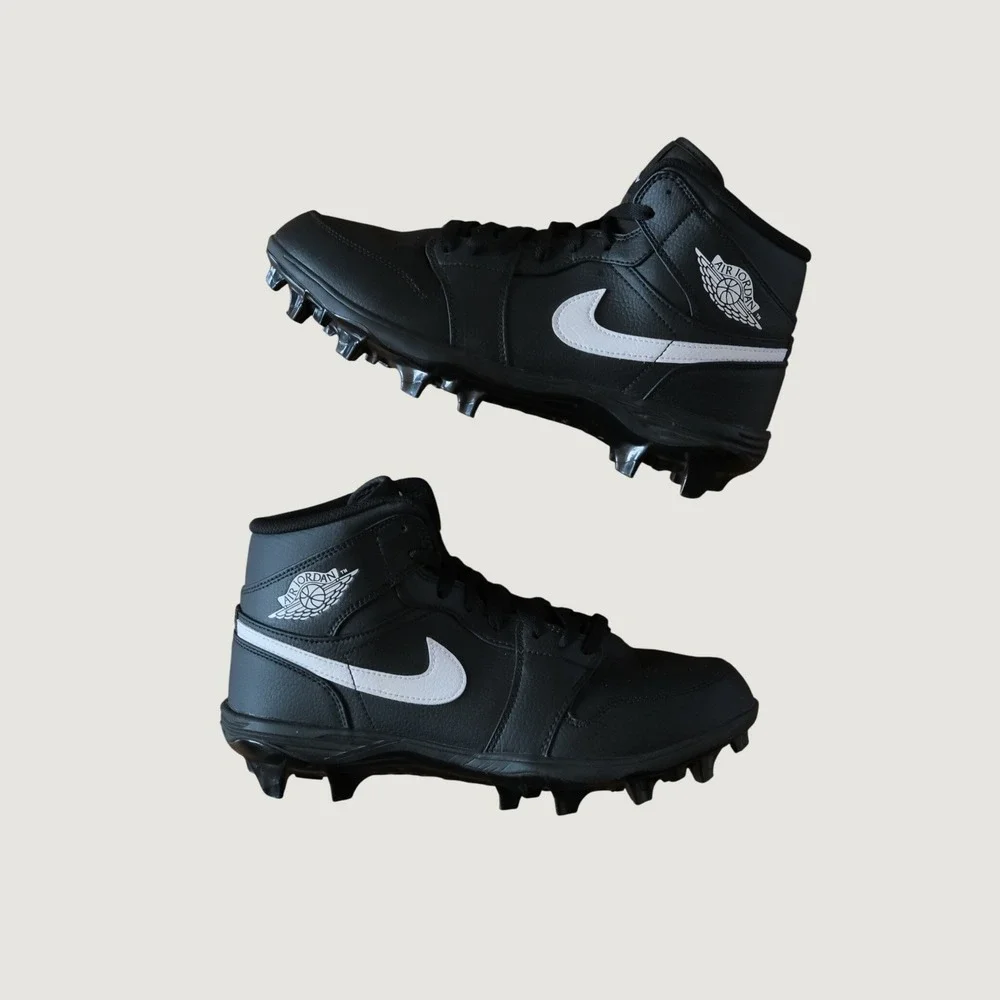 Jordan 1 Mid Football Cleats Men Black White High Top Athletic Size 9 FJ6805-001